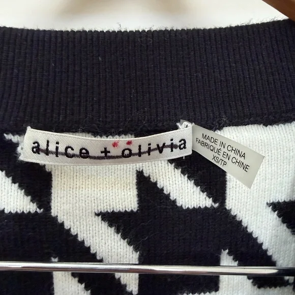 EUC size XS Alice + Olivia Zeina Houndstooth cardigan - Picture 4 of 4
